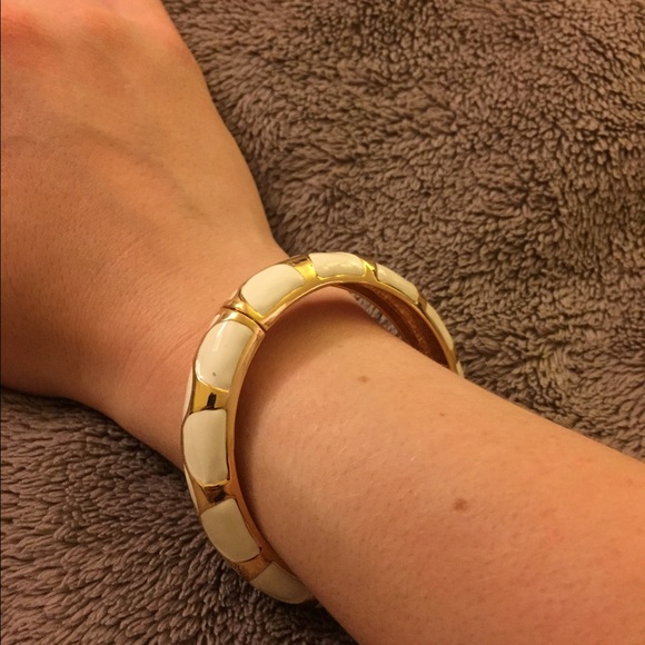 White and gold bracelet - Picture 2 of 2